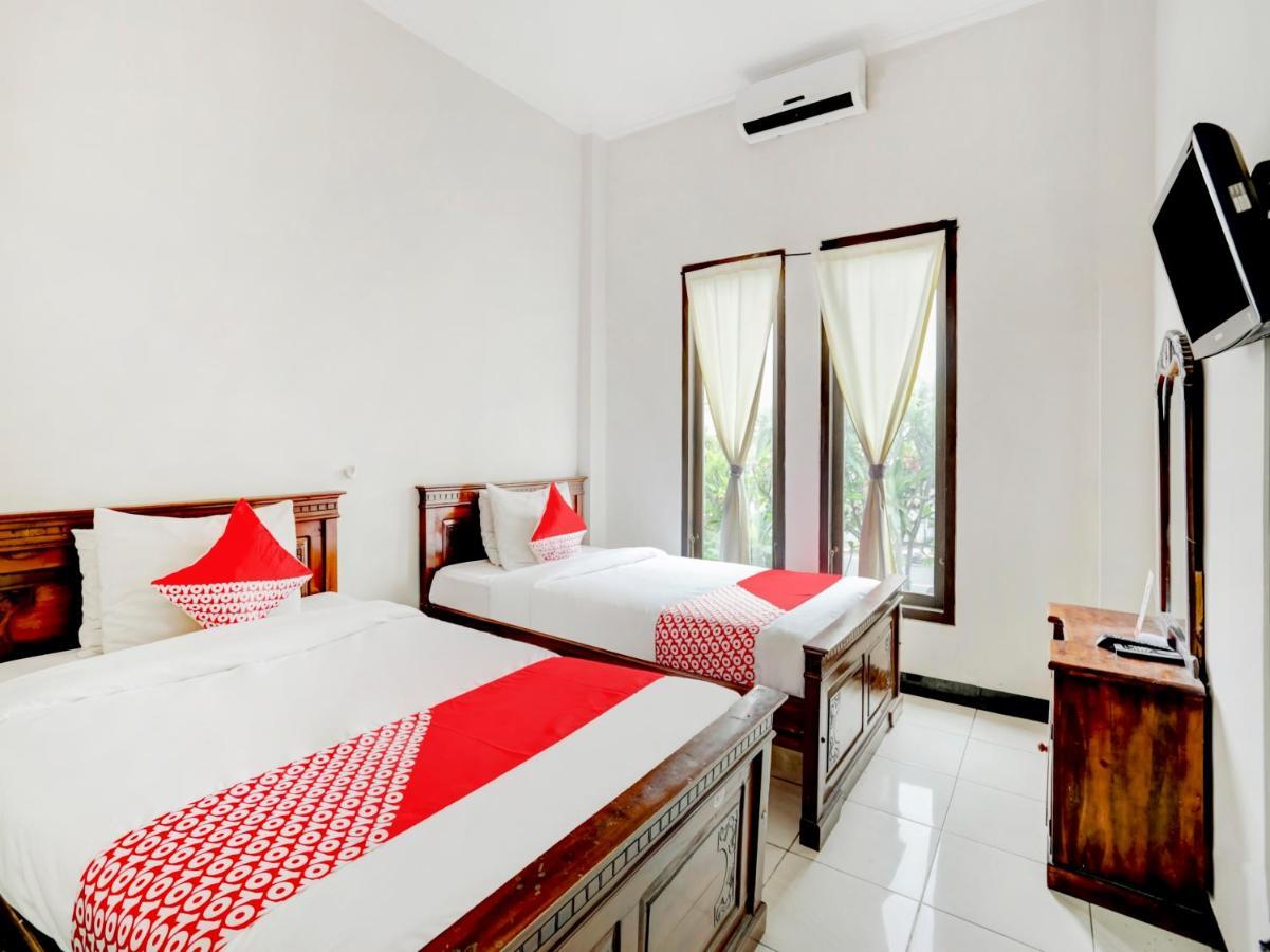 OYO 3156 Hotel Warta Dua Denpasar Esterno foto