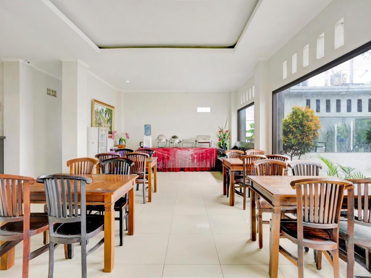 OYO 3156 Hotel Warta Dua Denpasar Esterno foto