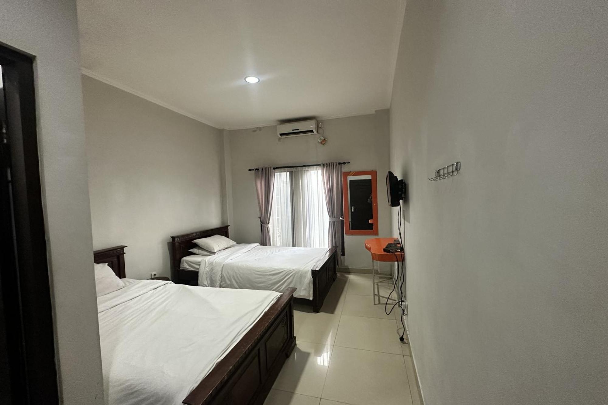 OYO 3156 Hotel Warta Dua Denpasar Esterno foto