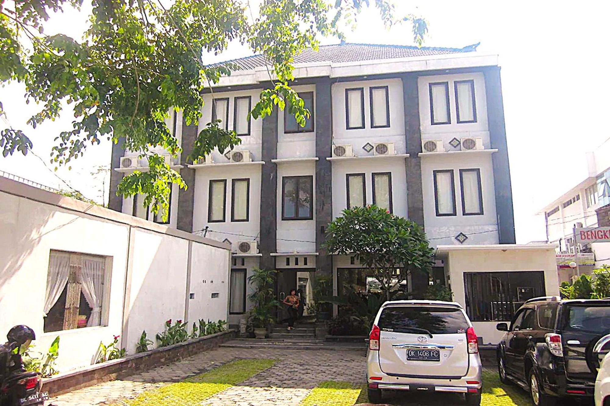 OYO 3156 Hotel Warta Dua Denpasar Esterno foto