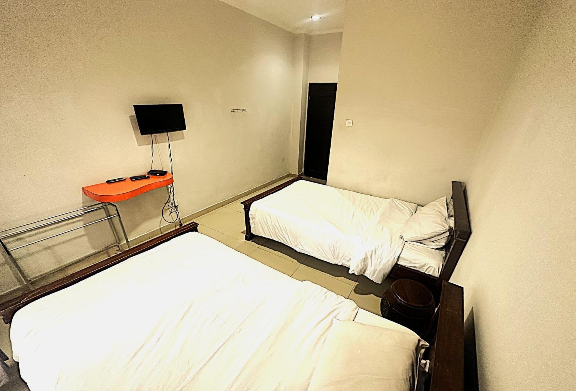 OYO 3156 Hotel Warta Dua Denpasar Esterno foto