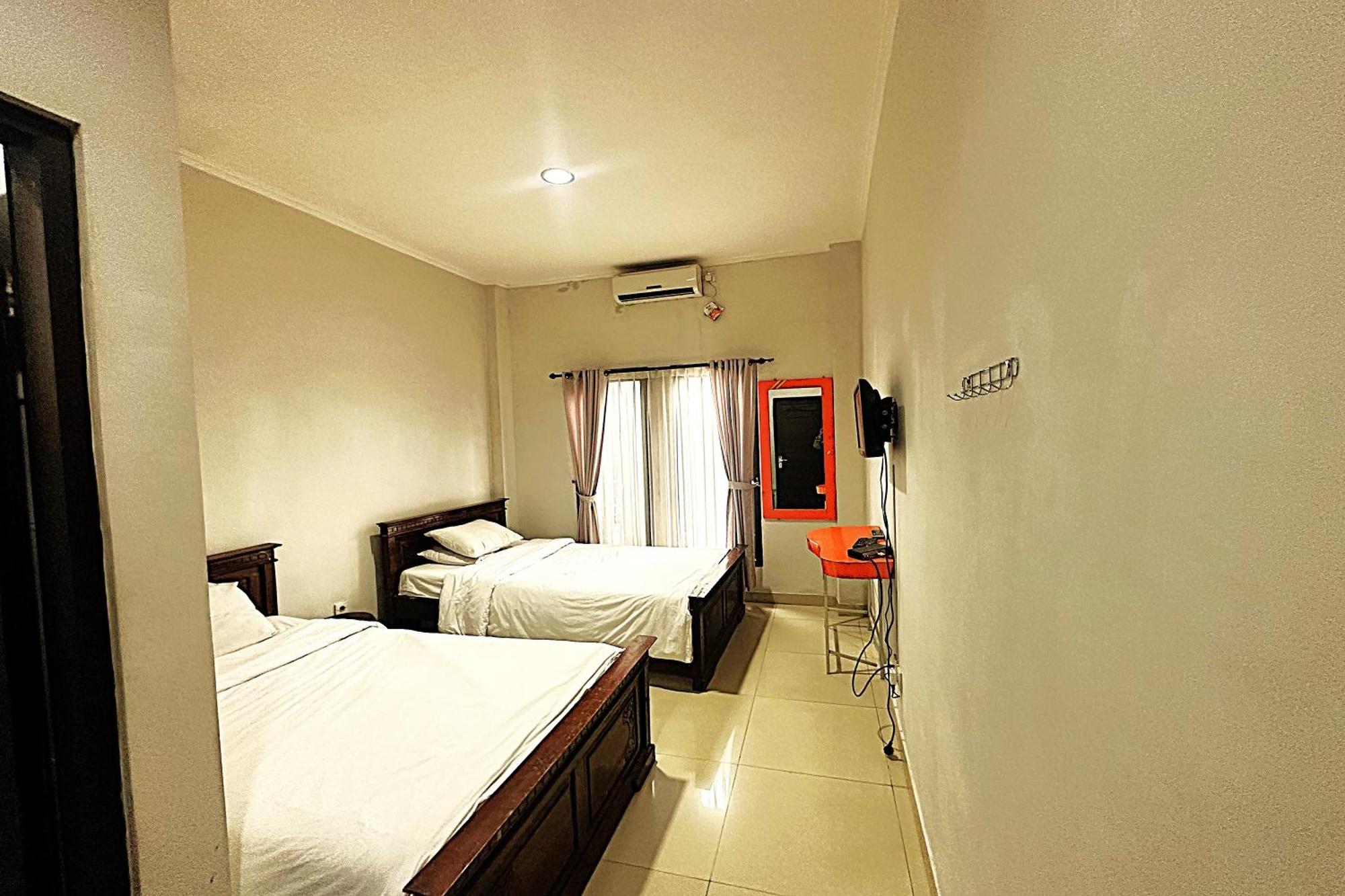 OYO 3156 Hotel Warta Dua Denpasar Esterno foto