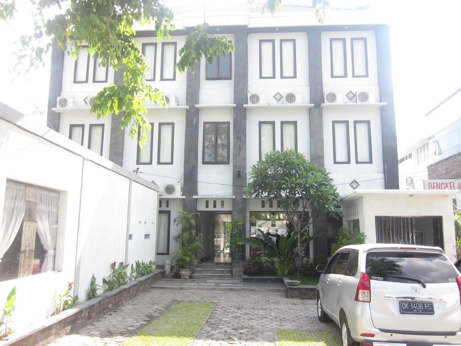 OYO 3156 Hotel Warta Dua Denpasar Esterno foto
