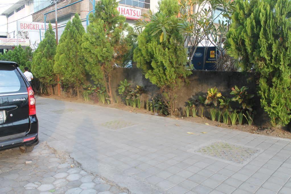 OYO 3156 Hotel Warta Dua Denpasar Esterno foto
